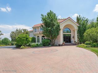 3 Roanoke Ct, Burr Ridge, IL 60527