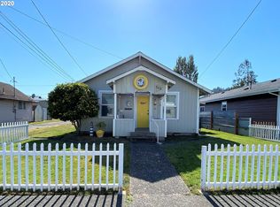 362 N 9th St, Reedsport, OR 97467