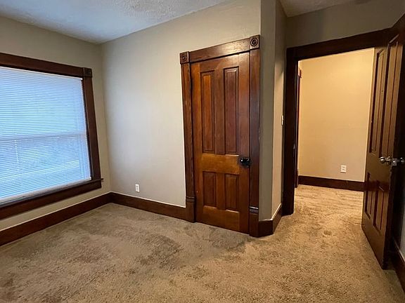 4th image of 504 S 4th St #43bb408d0