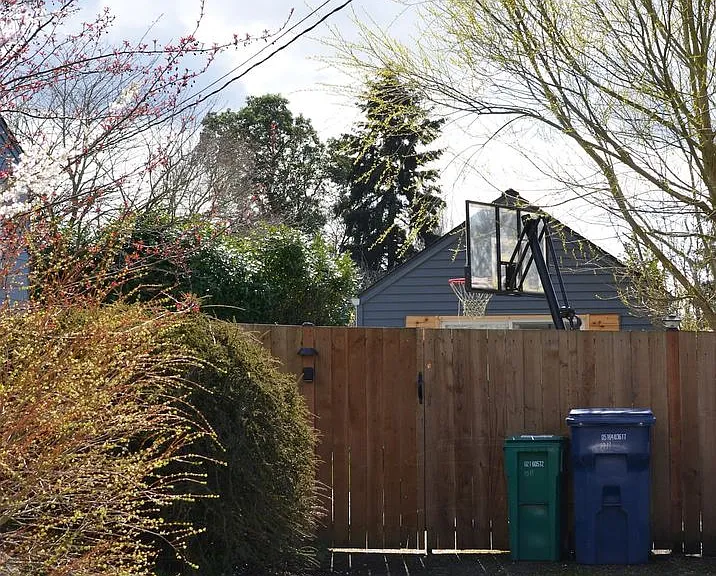 1011 SW 102nd St — Photo 1