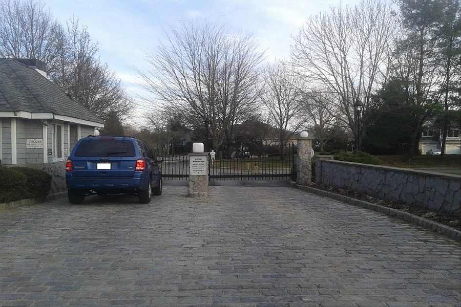 1st image of 69 Lakebridge Dr S