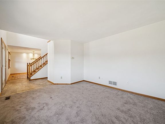 4th image of 1051 Finchley Rd