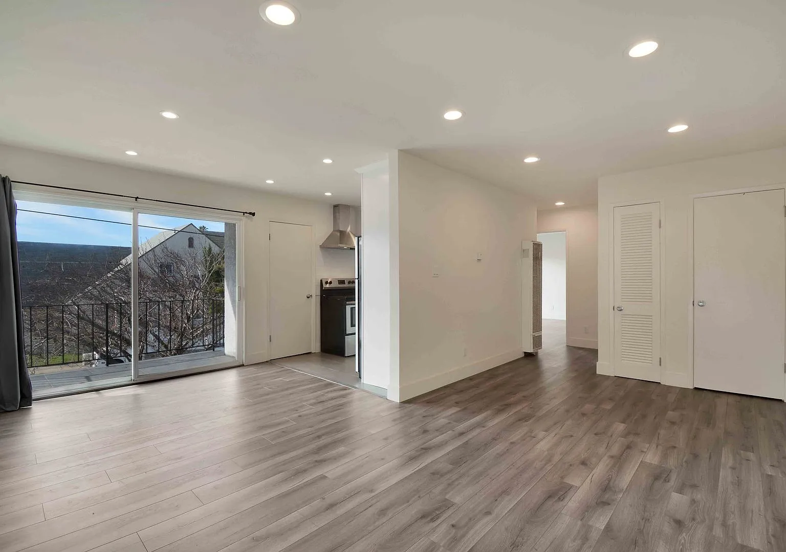 1140 E22nd Street — Photo 1