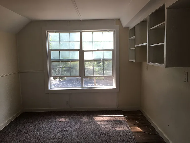 2288 Hilyard St — Photo 24