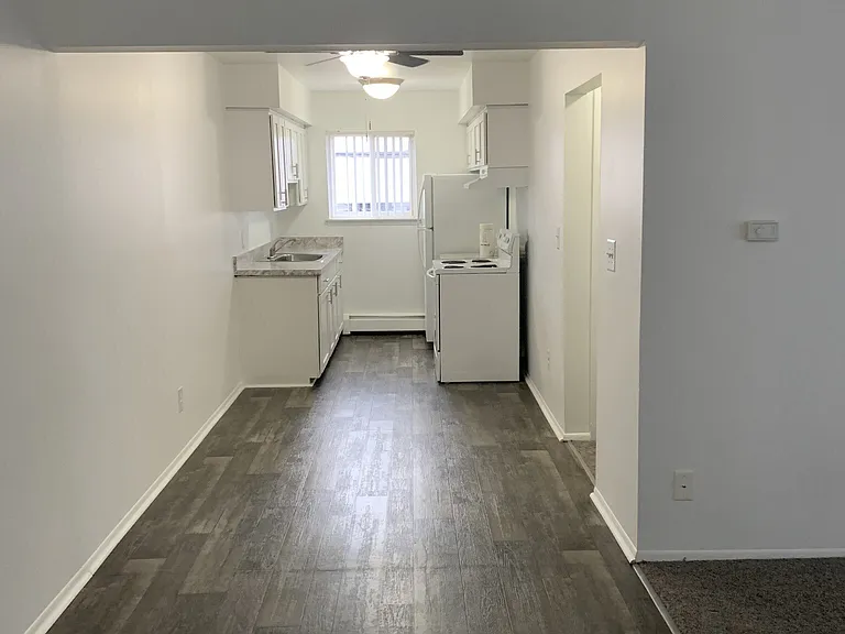 Livonia Apartments — Photo 8