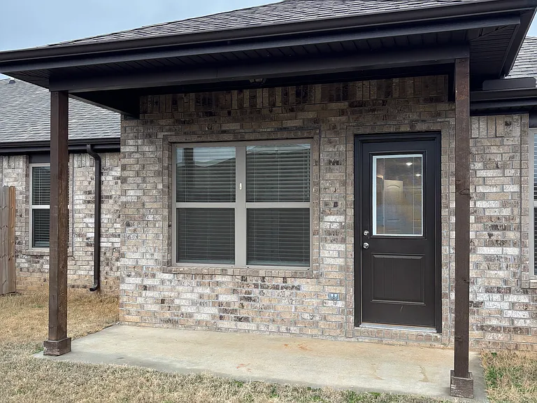 450 Rineel Ave — Photo 16