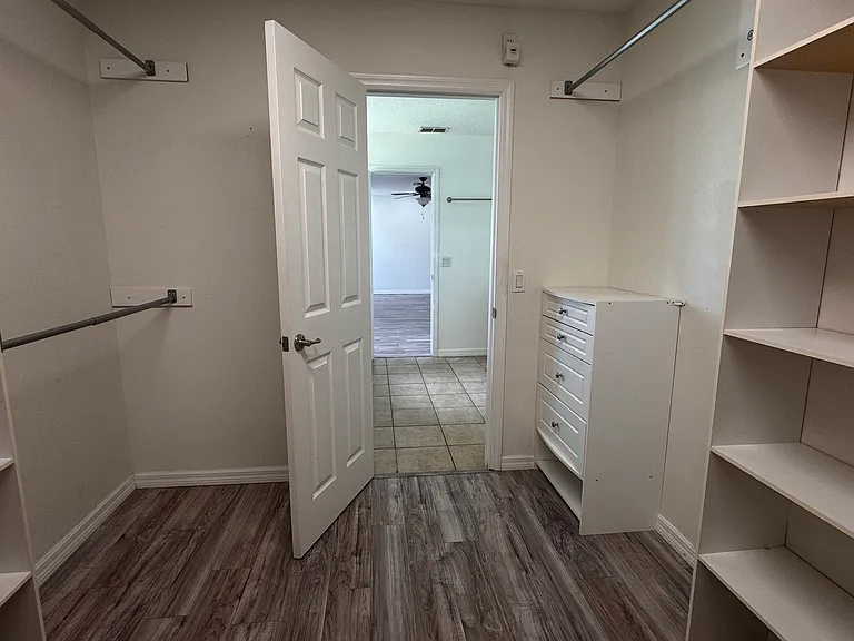 9944 Chorlton Cir — Photo 23