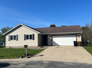 100 Capelle St, Spring Valley, MN 55975