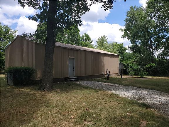 4th image of 908 Lake Sequoyah Dr