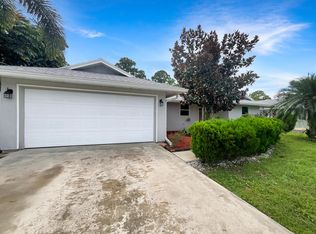 310 SE Crosspoint Dr, Port Saint Lucie, FL 34983