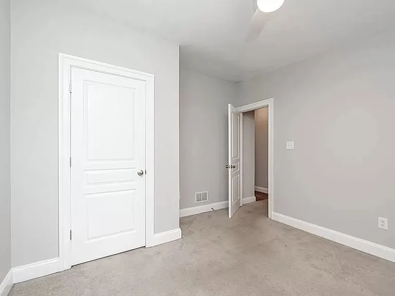 513 S Laurel St — Photo 22
