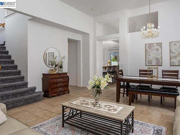 4th image of 5506 Dawnview Way