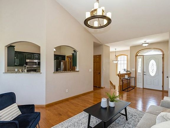 5th image of 120 Cambridge Way