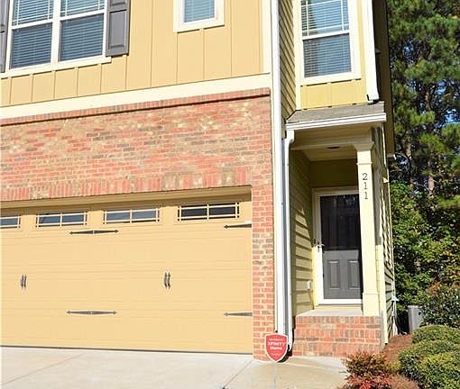 2nd image of 211 Townview Dr