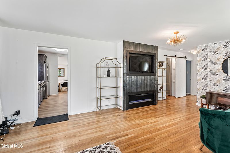 4th image of 18 Loralee Drive
