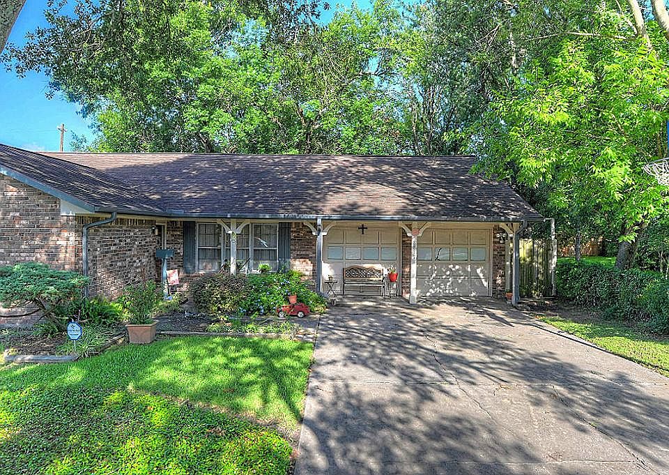 1st image of 8814 Braewick Dr