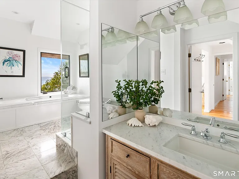 64 Ocean Dr E — Photo 21