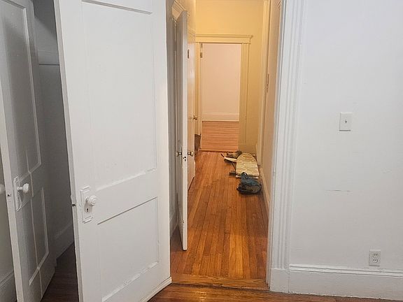 3rd image of 122 Warren St #3A