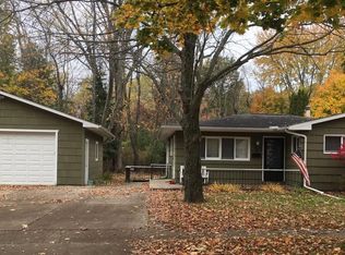 802 Flanders St, Chelsea, MI 48118