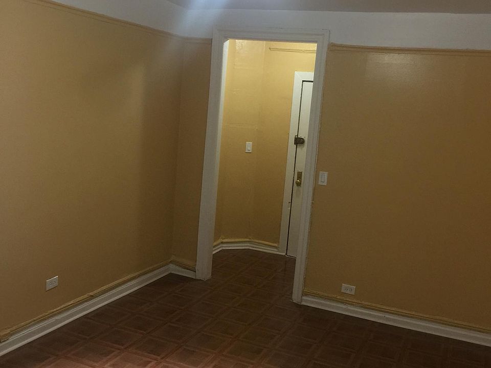 2nd image of 2771 Valentine Ave #1
