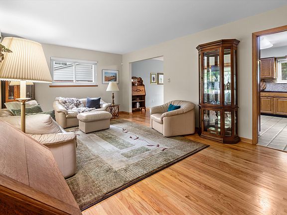 5th image of 3225 Lockridge Dr