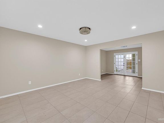 4th image of 3121 S Casa Linda St