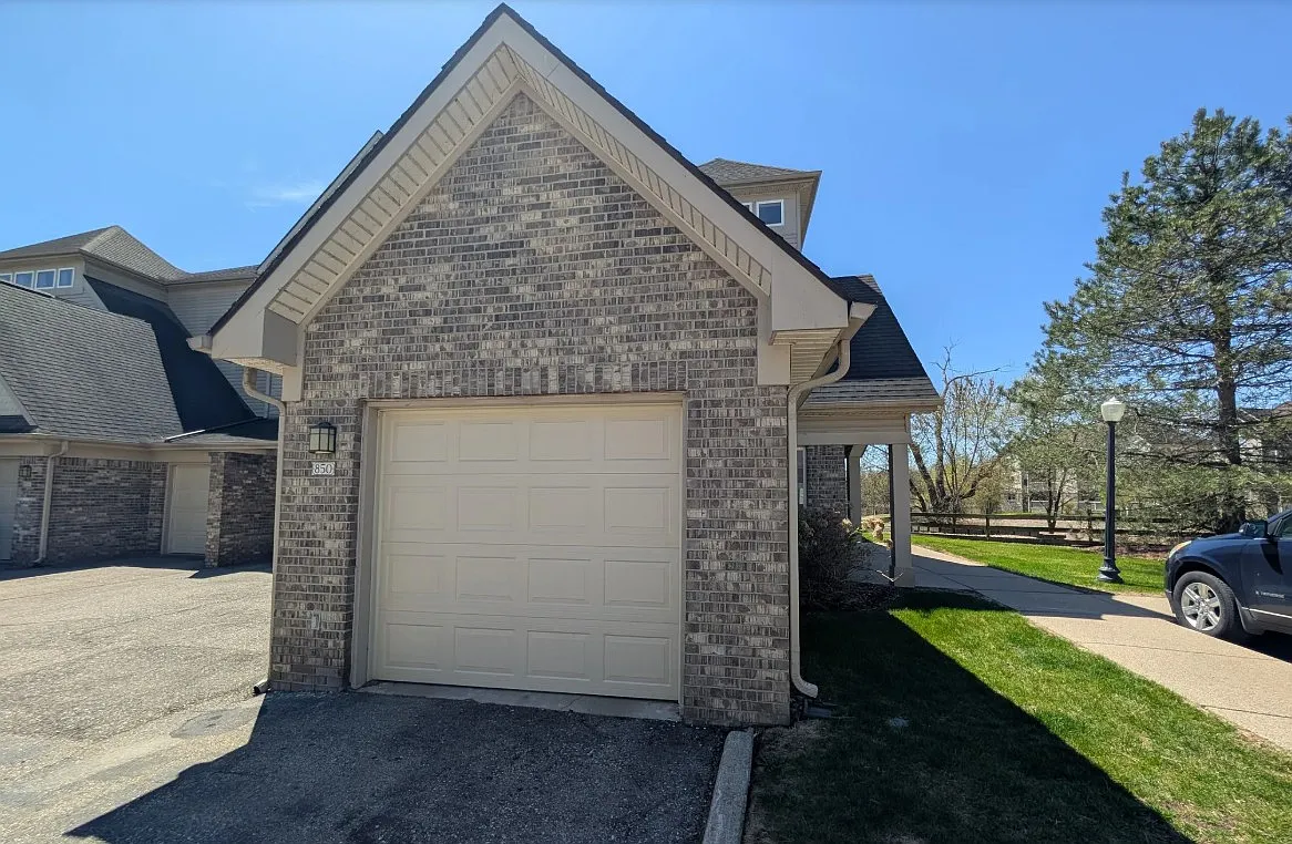 3 bed, 1500 sqft, $1,980 — Photo 3