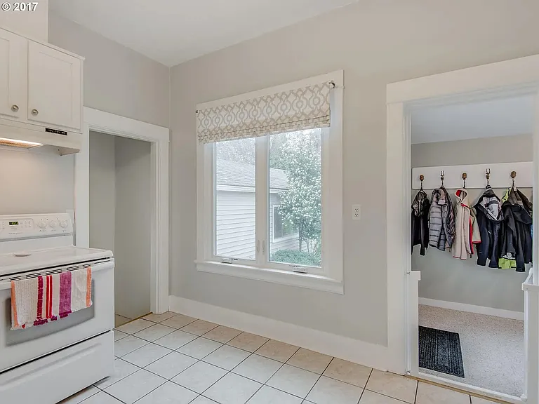 5525 NE Everett St — Photo 7