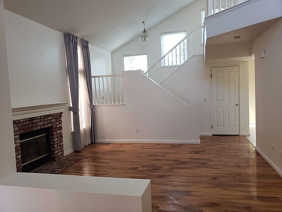 2nd image of 1422 E Sedona Dr