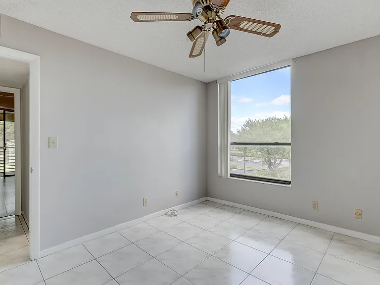 6751 N University Dr #302 — Photo 21