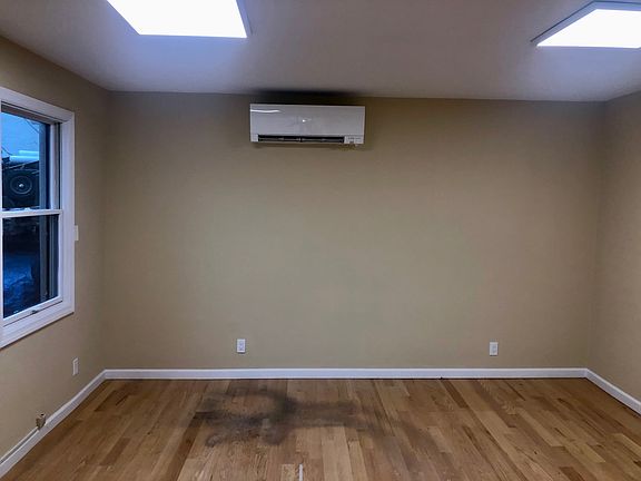 3rd image of 14913 14th Ave