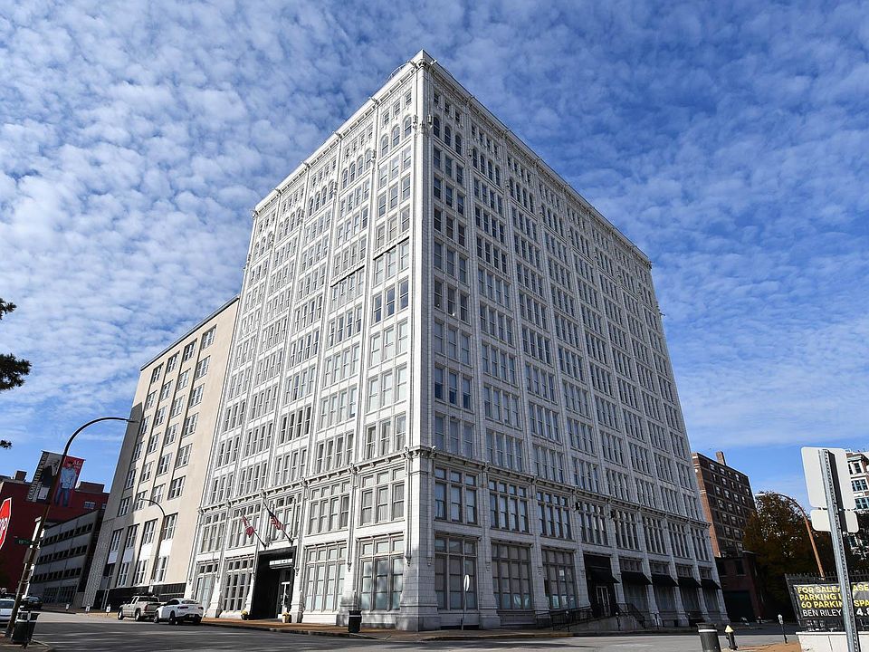 1st image of 1501 Locust 305