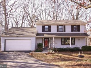 10805 Cross School Rd, Reston, VA 20191