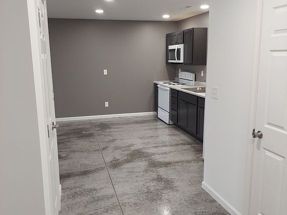 3rd image of 620 S Main St #4