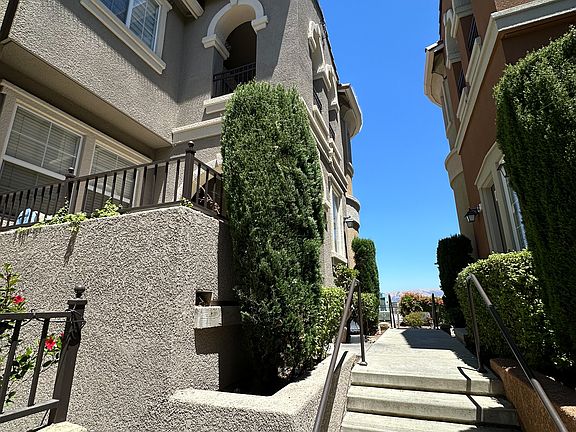 2nd image of 538 Altino Blvd