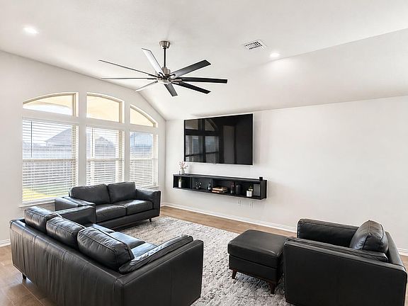 3rd image of 384 Biscayne Bay Bnd