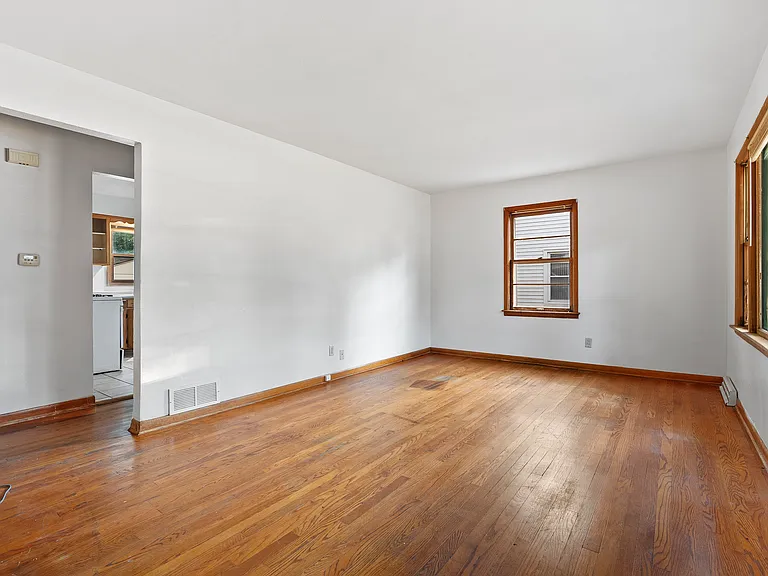 2412 Midway Dr — Photo 9