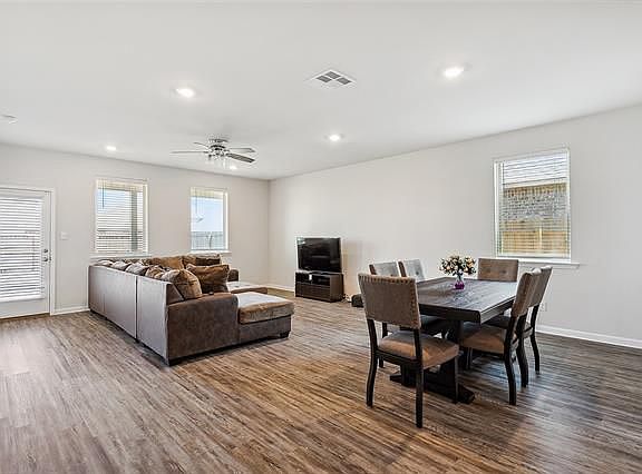 2nd image of 1805 Lakeshore Village Dr