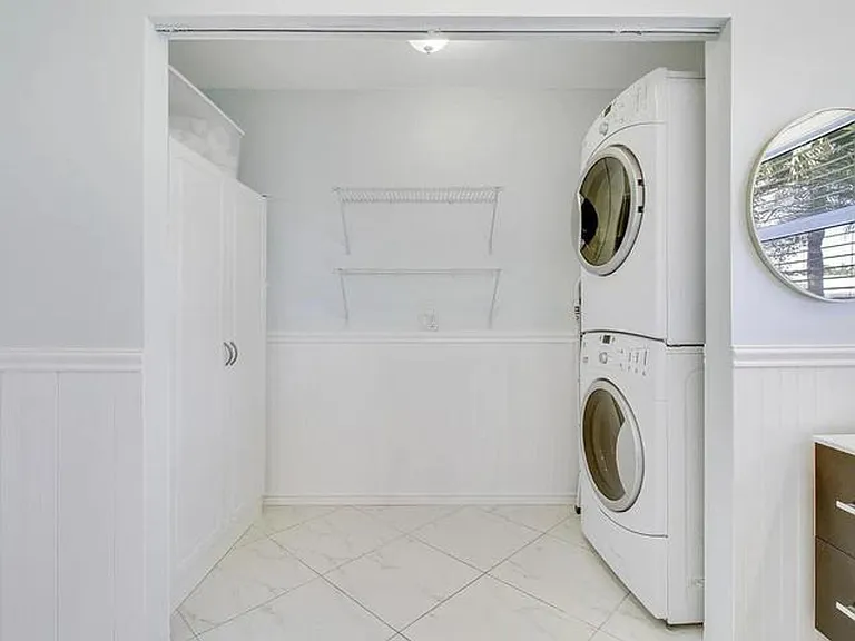 1310 Manor Dr — Photo 17