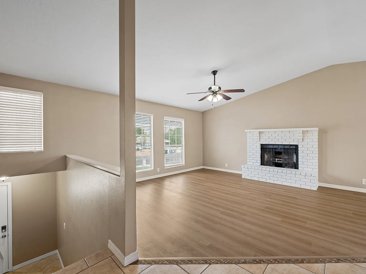 5 bed, 2718 sqft, $2,995 — Photo 4