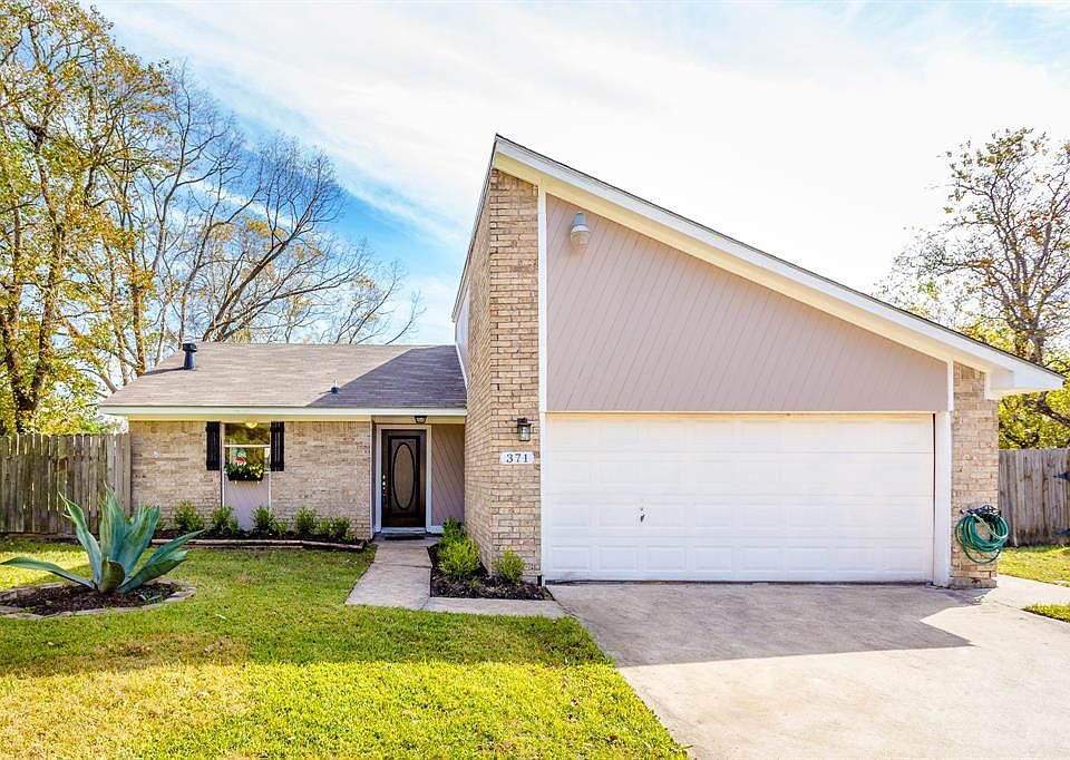 1st image of 371 Somerset Ct