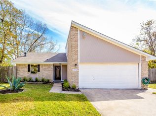371 Somerset Ct, Alvin, TX 77511