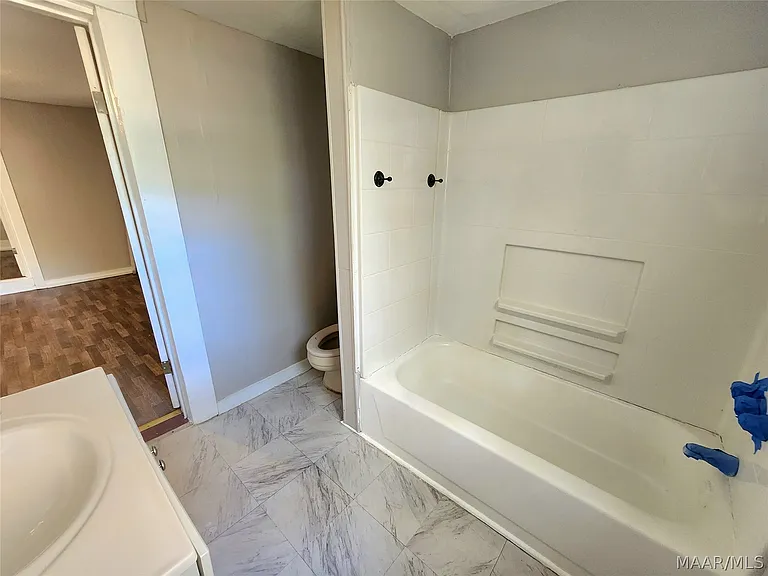 210 W Osceola St — Photo 27