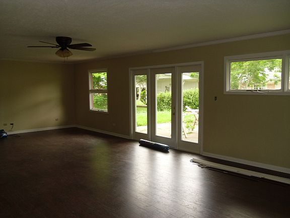 15' x 30' living room