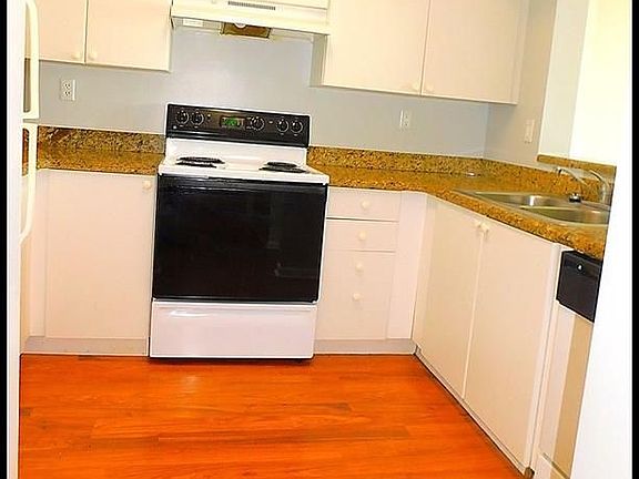 2nd image of 3020 NE 32nd Ave APT 607