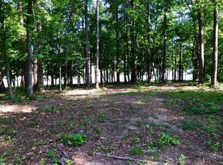 Lochshire Dr, Burlington, NC 27215