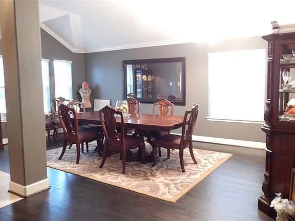5th image of 2933 Silver Landing Ln