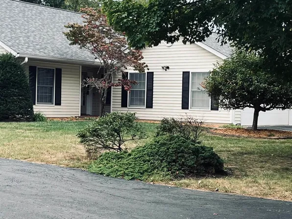 3910 S Baytree Ln, Bloomington, IN 47401