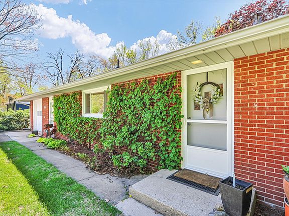 5th image of 203 E Mumford Dr