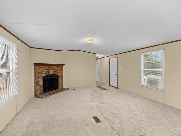 5th image of 118 Delia Young Ln